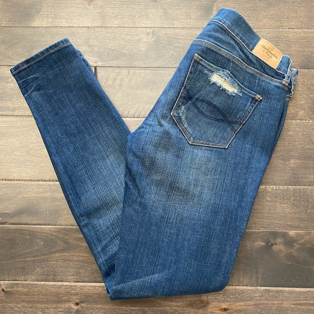 Abercrombie & Fitch Jeans Ripped Size: 29 W 31 L